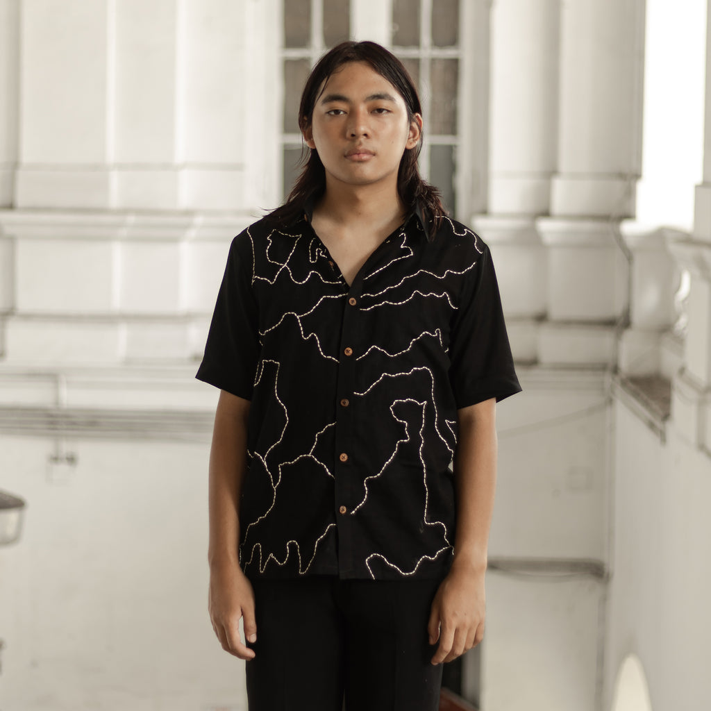Manchitra Black Kantha-stitched cotton shirt – men’s relaxed fit
