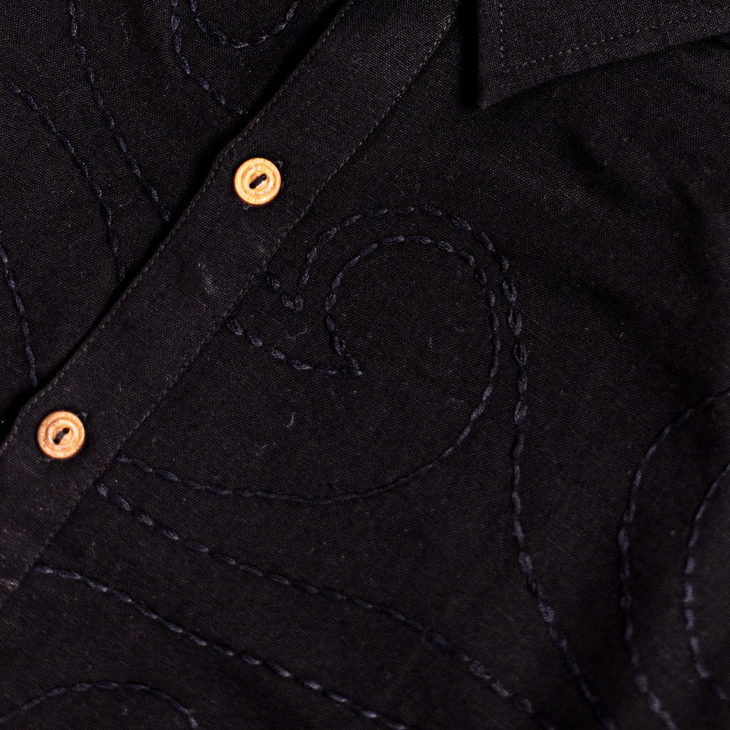 Chhaya Black Kantha-stitched cotton-linen shirt – men’s relaxed fit